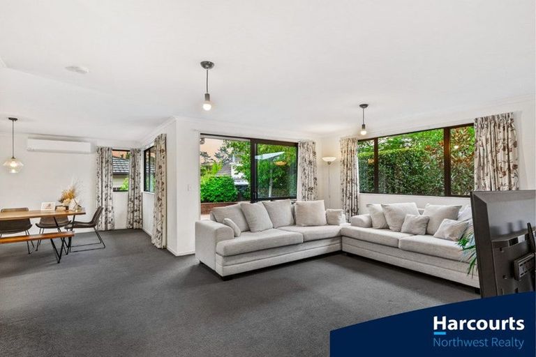 Photo of property in 169j Colwill Road, Massey, Auckland, 0614