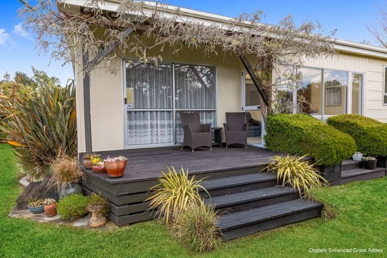 Photo of property in 64 Leamington Street, Waikaia, 9778