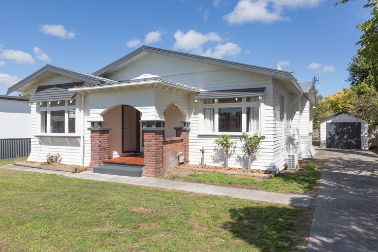 Photo of property in 26 Thomson Street, West End, Palmerston North, 4412