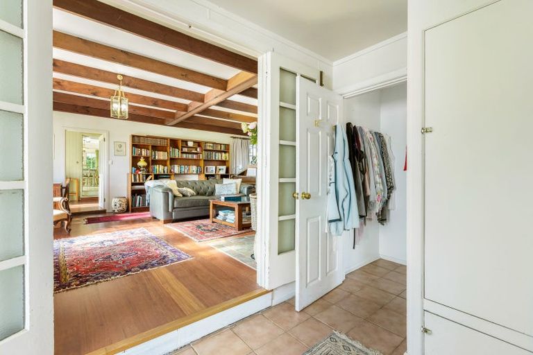 Photo of property in 98 Hanham Road, Kumeu, 0891