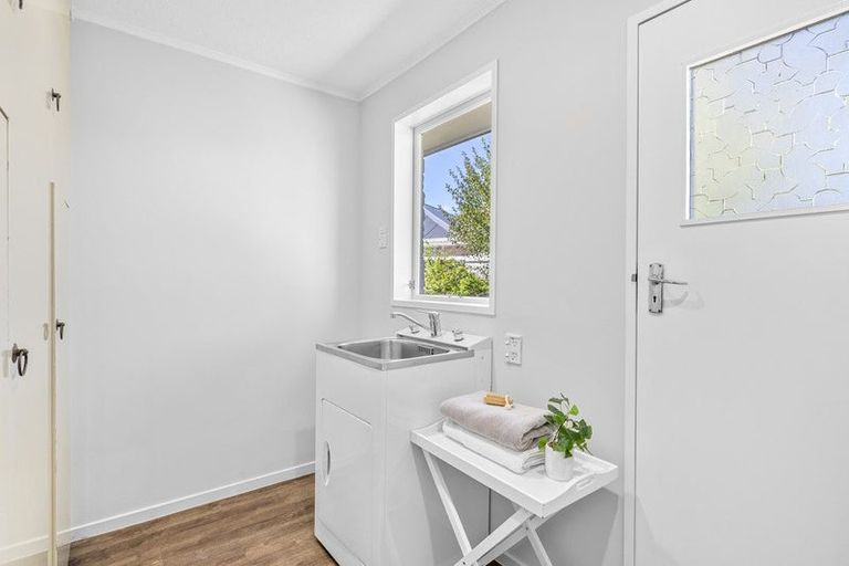 Photo of property in 382 Mairehau Road, Parklands, Christchurch, 8083