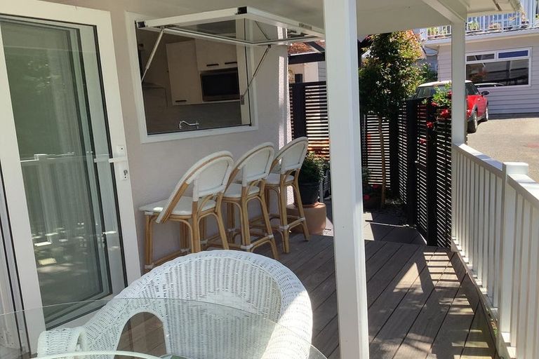 Photo of property in 1/2 Heathcote Road, Castor Bay, Auckland, 0620