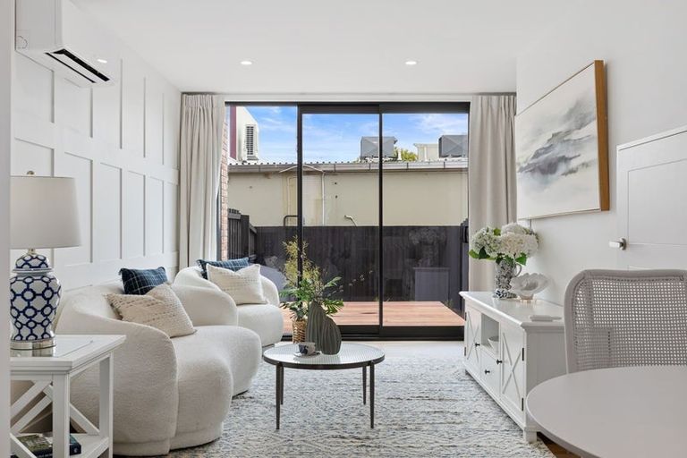 Photo of property in 6/196 Hills Road, Edgeware, Christchurch, 8013