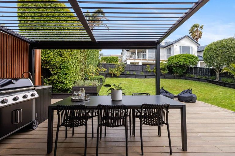 Photo of property in 23 Braemar Road, Rothesay Bay, Auckland, 0630