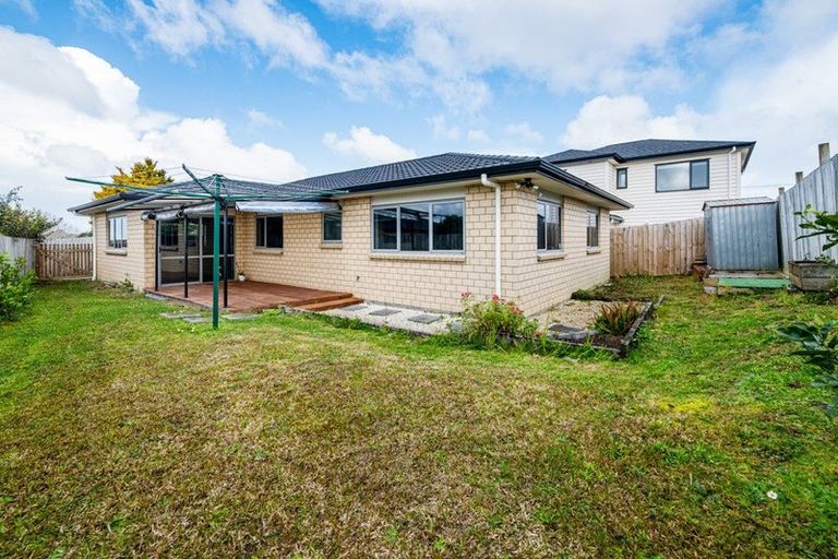 Photo of property in 110a Royal Road, Massey, Auckland, 0614