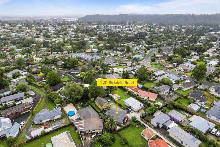 Photo of property in 220c Birkdale Road, Birkdale, Auckland, 0626