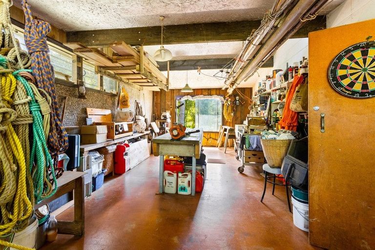 Photo of property in 192 Colwill Road, Massey, Auckland, 0614