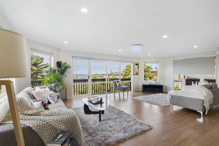 Photo of property in 941 East Coast Road, Torbay, Auckland, 0630