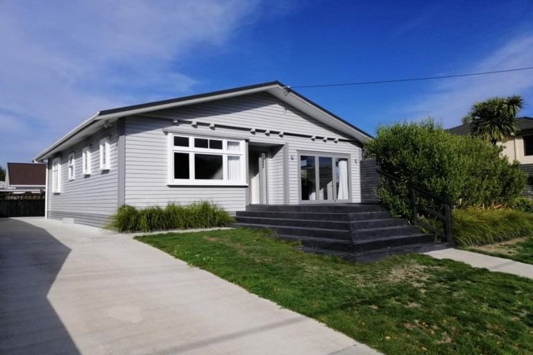 Photo of property in 10f1- Victoria Street, Ebdentown, Upper Hutt, 5018