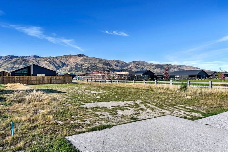 Photo of property in 33 Longview Drive, Lake Hawea, 9382