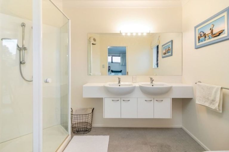 Photo of property in 5 Kotuku Crescent, Takanini, 2112