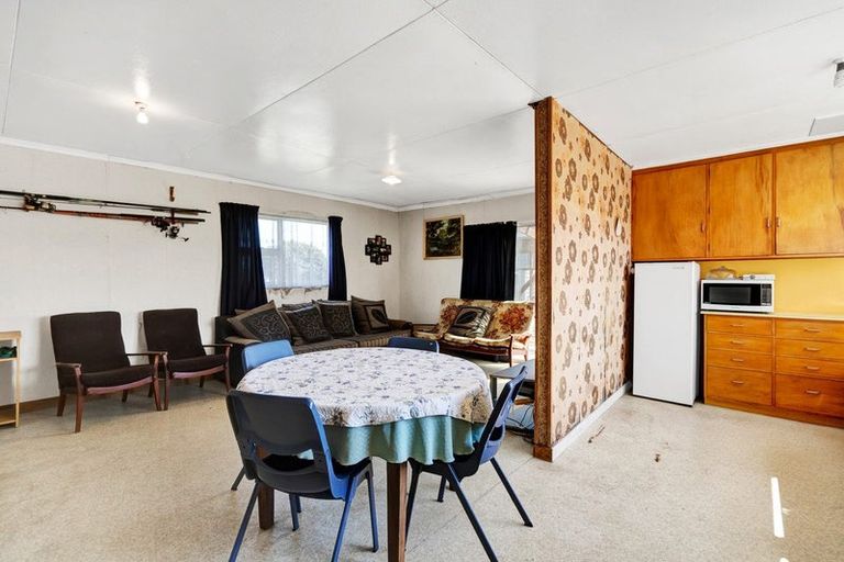 Photo of property in 6 Kawei Road, Ohawe, Hawera, 4671