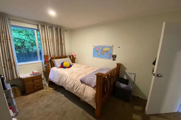 Photo of property in 24 Onedin Place, Titirangi, Auckland, 0604