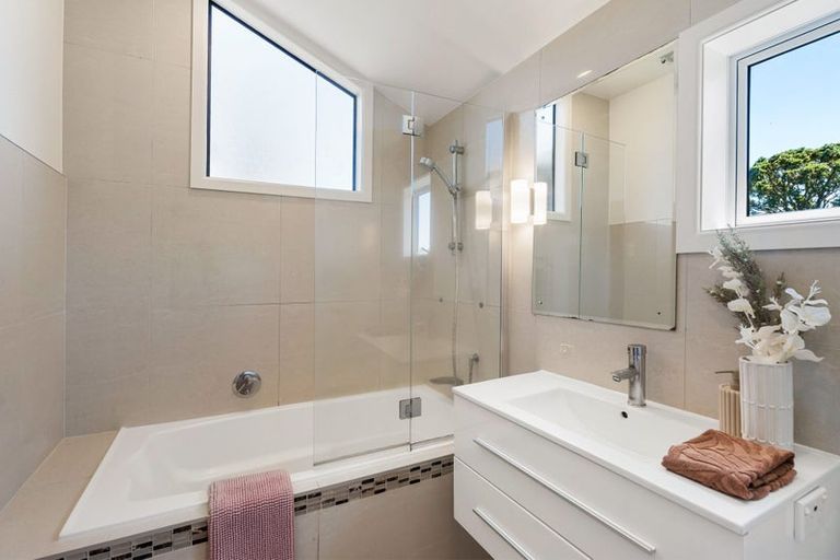 Photo of property in 19 Sunrise Avenue, Murrays Bay, Auckland, 0630