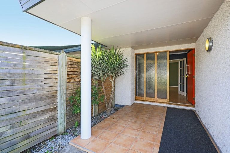 Photo of property in 5 Pukekura Place, Taradale, Napier, 4112