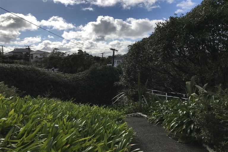 Photo of property in 68 Mitchell Street, Brooklyn, Wellington, 6021