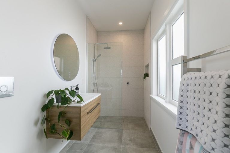 Photo of property in 7 Ranui Crescent, Khandallah, Wellington, 6035