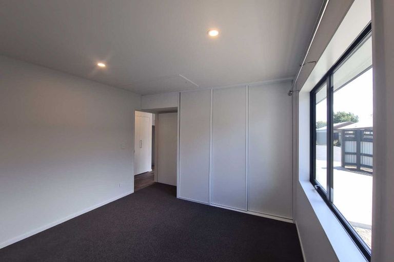 Photo of property in 2/11 Defoe Place, Waltham, Christchurch, 8023