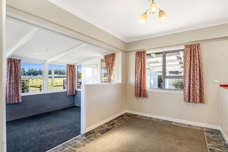 Photo of property in 124 Weraroa Road, Waverley, 4510