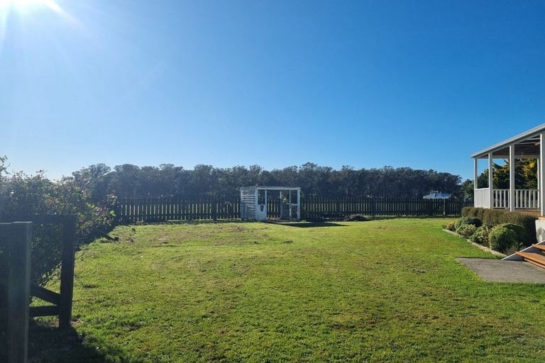 Photo of property in 101a Shooting Butts Road, Martinborough, 5784