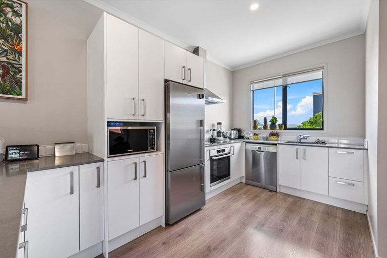 Photo of property in 8/6 Onekiritea Road, Hobsonville, Auckland, 0616