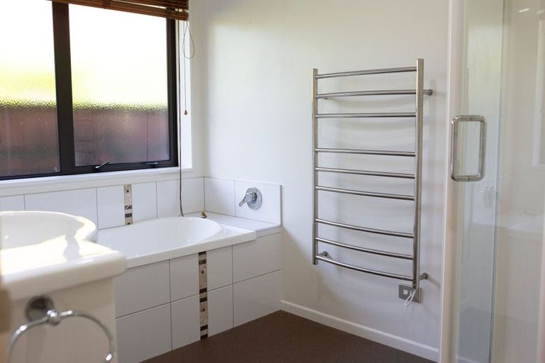 Photo of property in 6 Nimmo Avenue, Waikanae, 5036