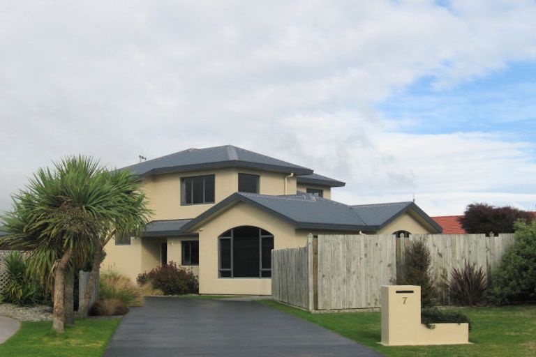Photo of property in 7 Monterosso Place, Paraparaumu Beach, Paraparaumu, 5032