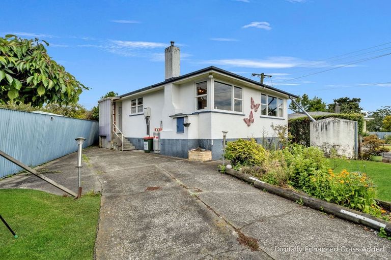 Photo of property in 16 Milne Street, Hunterville, 4730