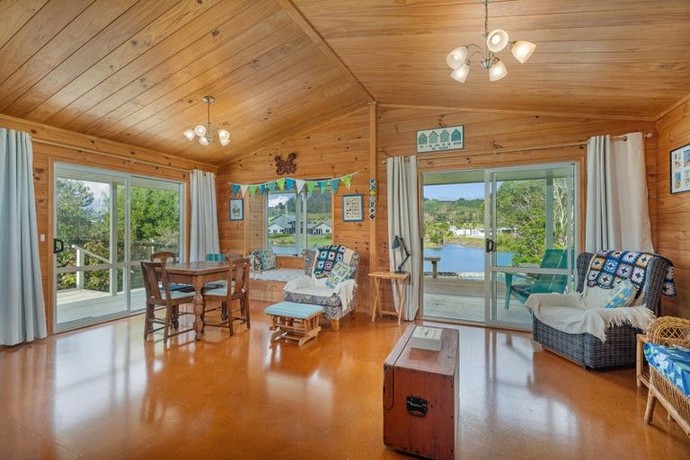 Photo of property in 10 Martin Place, Cooks Beach, Whitianga, 3591