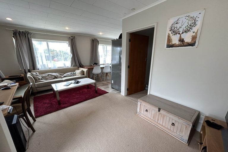 Photo of property in 13a Pamela Place, New Lynn, Auckland, 0600