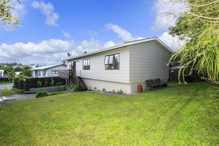 Photo of property in 85b Rosario Crescent, Red Beach, 0932