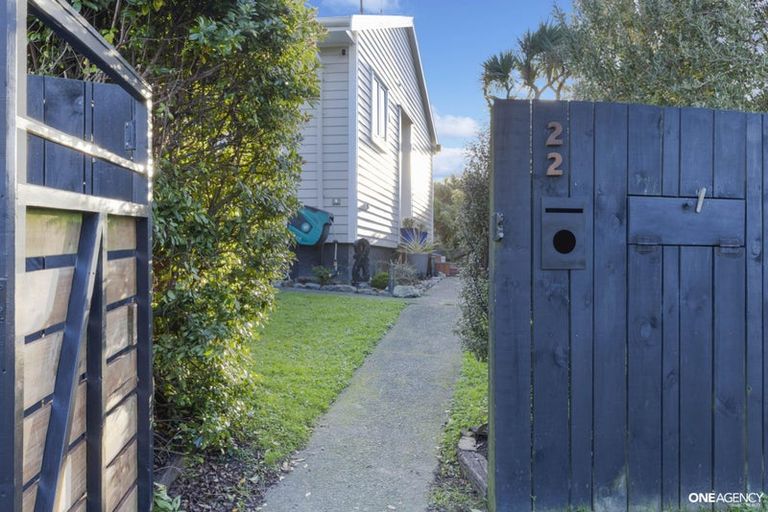 Photo of property in 22 Bartlett Grove, Tawa, Wellington, 5028