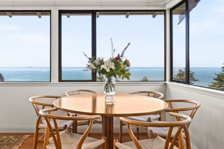 Photo of property in 18 Hukarere Road, Bluff Hill, Napier, 4110