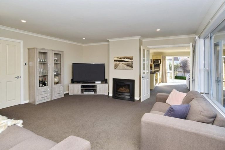 Photo of property in 8 Sonia Place, Casebrook, Christchurch, 8051
