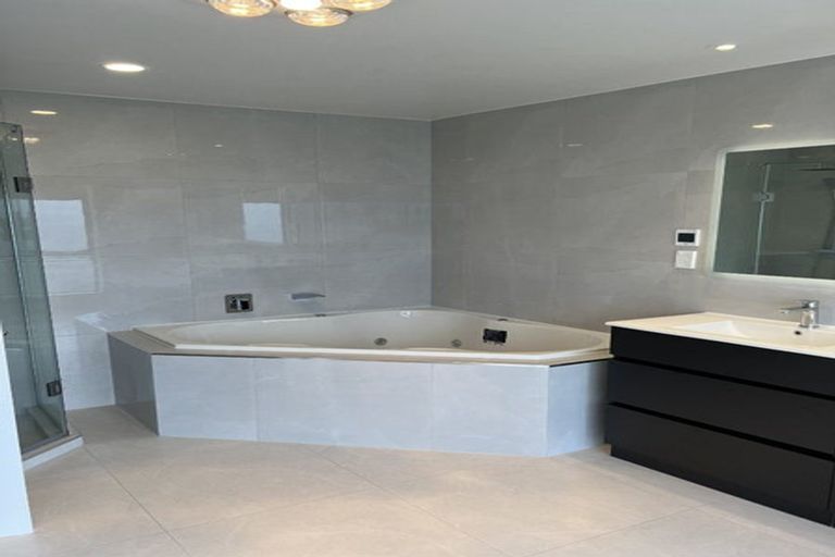 Photo of property in 1 Lime Rise, Flat Bush, Auckland, 2019