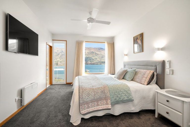 Photo of property in 32 Lismore Street, Wanaka, 9305