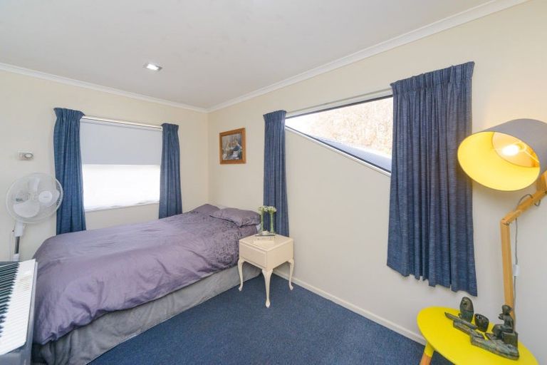 Photo of property in 130 Hillcrest Drive, Kelvin Grove, Palmerston North, 4414
