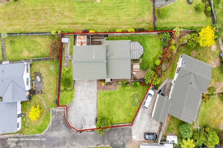 Photo of property in 17 Caledonia Place, Highlands Park, New Plymouth, 4312