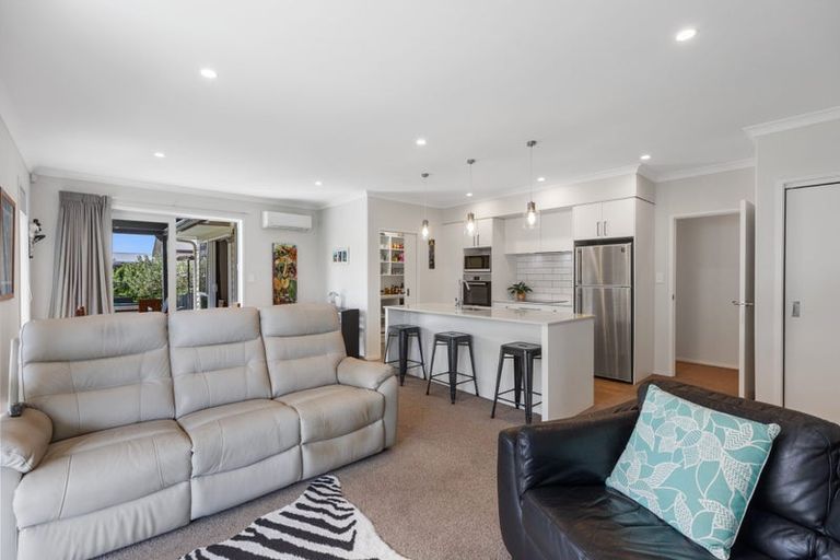 Photo of property in 77 Sandhurst Drive, Papamoa Beach, Papamoa, 3118