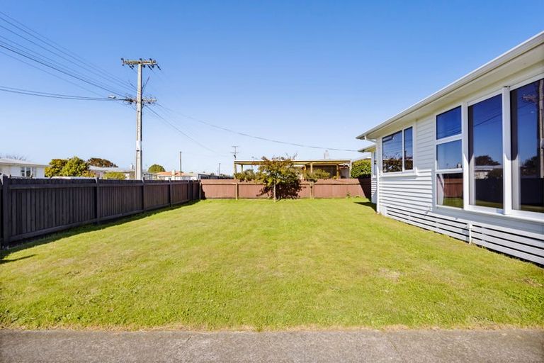 Photo of property in 13 Murray Avenue, Hawera, 4610
