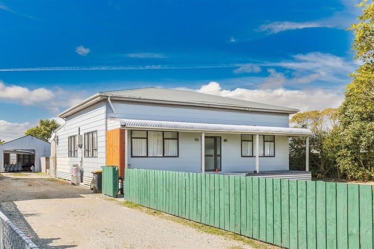 Photo of property in 95 Queen Street, Westport, 7825