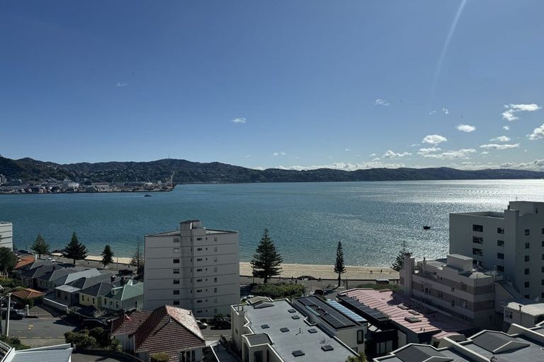 Photo of property in Jerningham Apartments, 20 Oriental Terrace, Oriental Bay, Wellington, 6011