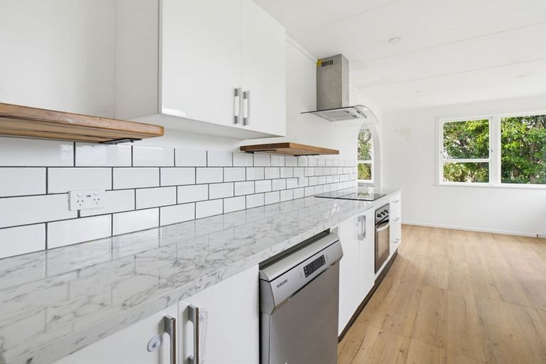 Photo of property in 54 Kuku Beach Road, Kuku, Levin, 5570