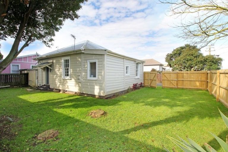 Photo of property in 1/5 Henwood Road, Mangere East, Auckland, 2024