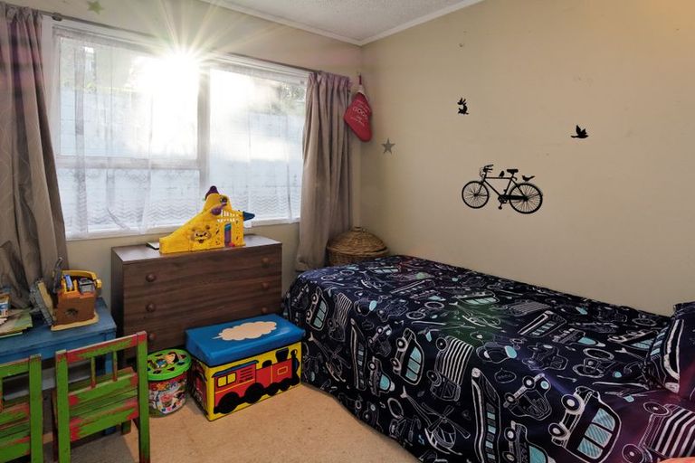 Photo of property in 56 Cyclarama Crescent, Massey, Auckland, 0614