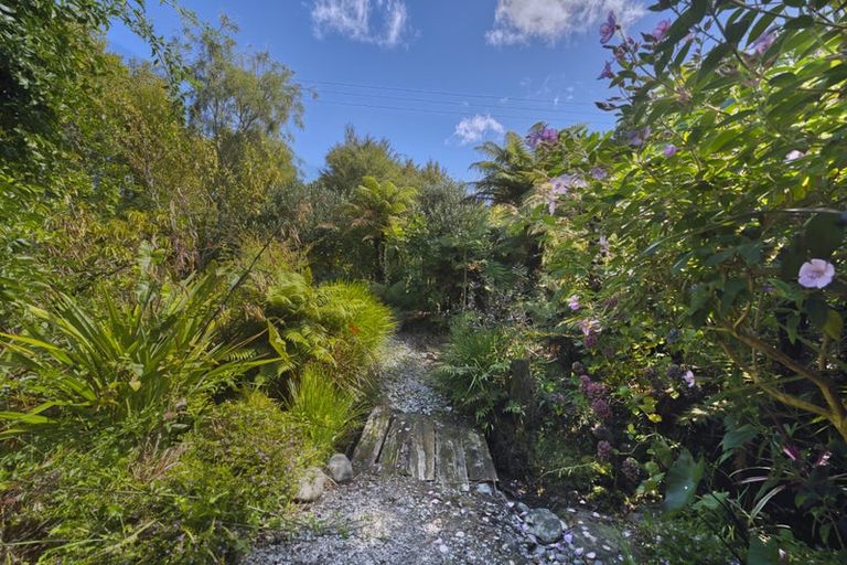 Photo of property in 42 Gibbs Road, Collingwood, 7073