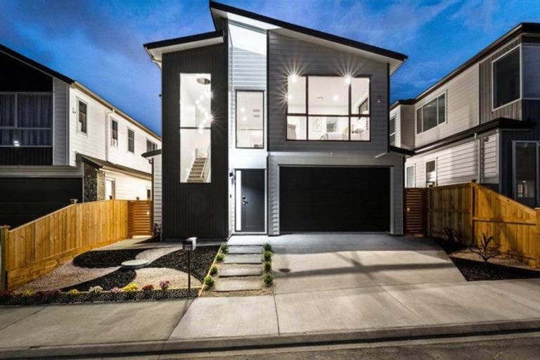 Photo of property in 19 Kearns Drive, Hobsonville, Auckland, 0616