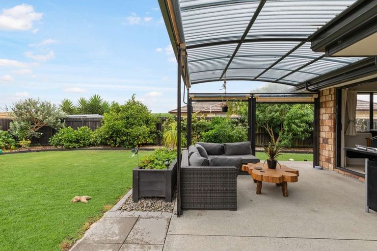 Photo of property in 26 Breaker Grove, Waiuku, 2123