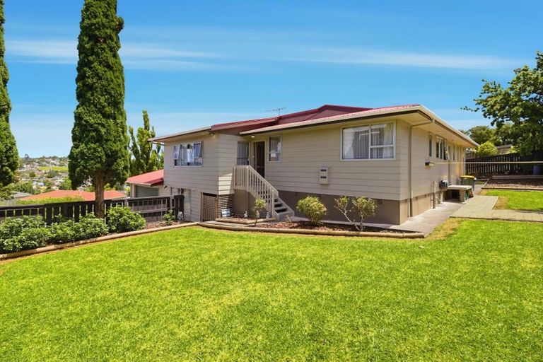 Photo of property in 40 Glenbervie Crescent, Massey, Auckland, 0614
