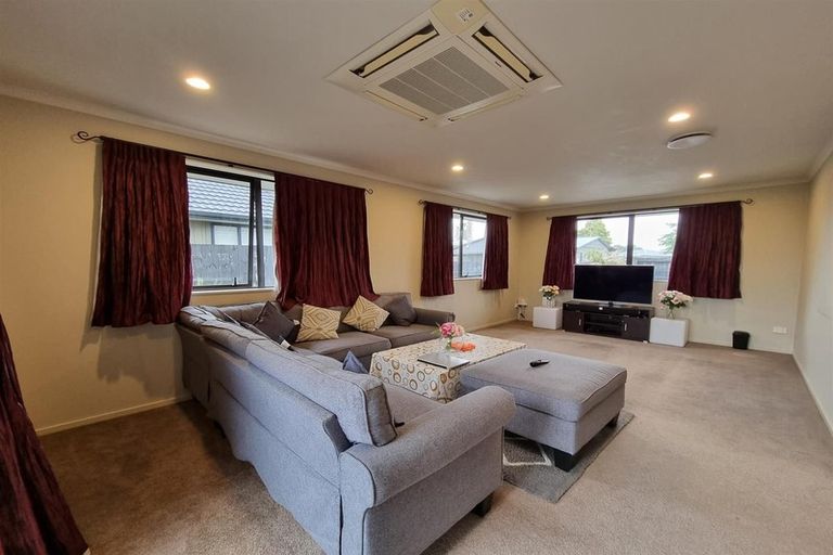 Photo of property in 23a Kelvin Road, Papakura, 2110